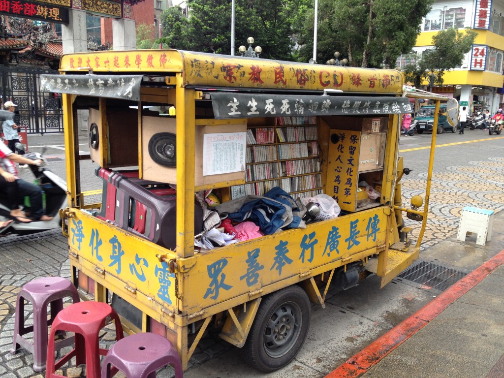 "Exhortation Tricycle", Taipei, photo by Wendy Hsu